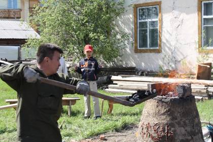 Загружаем уголь